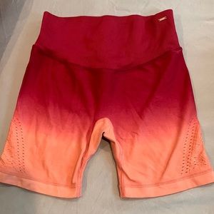 Pink Active wear Biker Shorts in gradient color orange and burgundy size XS